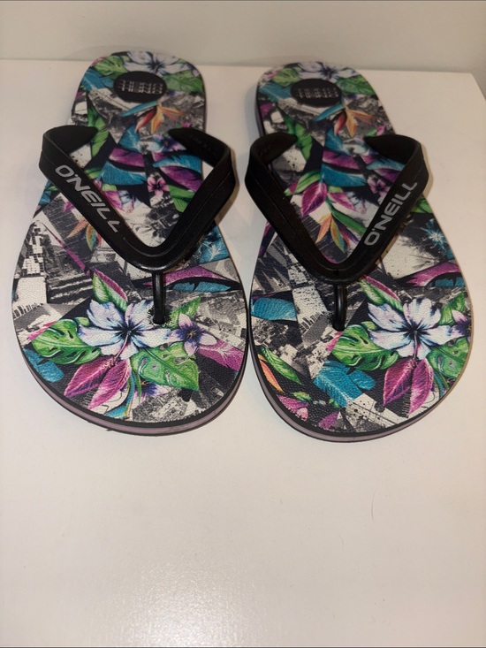 O'Neill Shoes - O'Neill Black-Strap Flip Flops with Multicolor Tropical Print